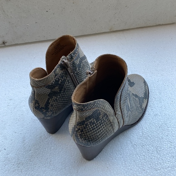 Lucky Brand Basel Double Zip Bootie in Chinchilla Slither Colorway Size 7M - Picture 6 of 16